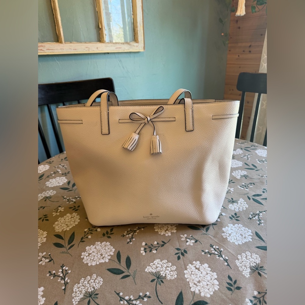 Kate Spade New York Hayes Street Zipper Tote